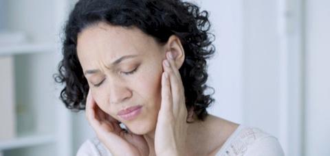 طريقة لتخفيف ألم الأذن